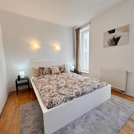 Petra Apartamento *